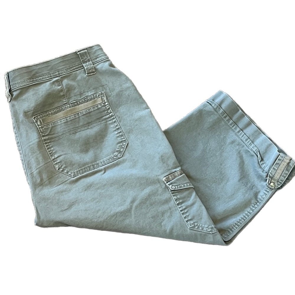 Gloria Vanderbilt Green Cropped Cargo Pants Size 6